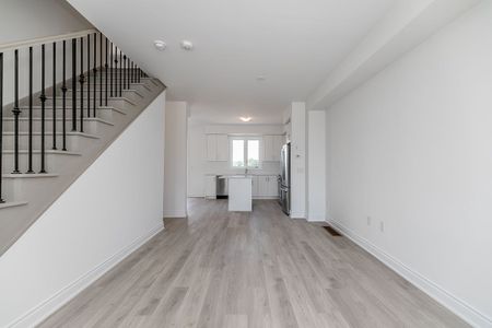 For Lease - 57 Union Boulevard, Wasaga Beach, Ontario - Photo 2