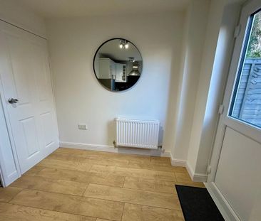 2 bedroom terraced house to rent - Photo 5