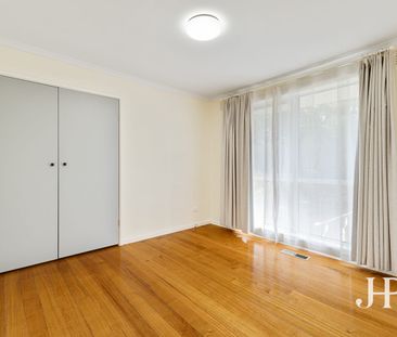 Walk to Everything: Spacious 3-Bedroom Living in Burwood East - Photo 3