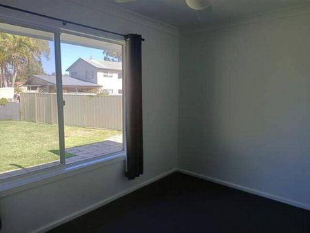 Three bedroom home in great location - Photo 5