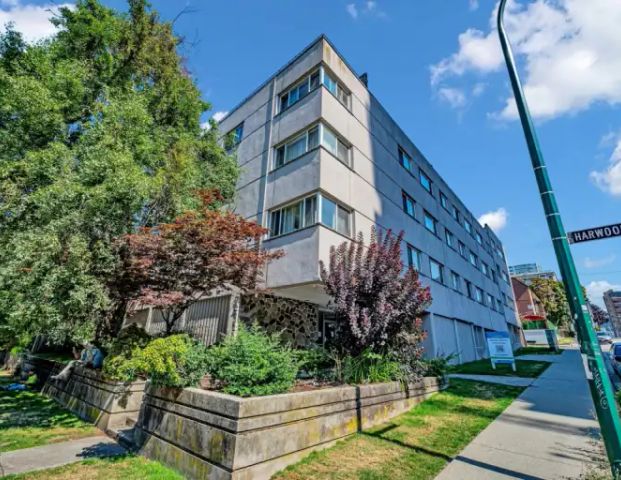 STANLEY MANOR | 1101 Harwood Street, Vancouver - Photo 1