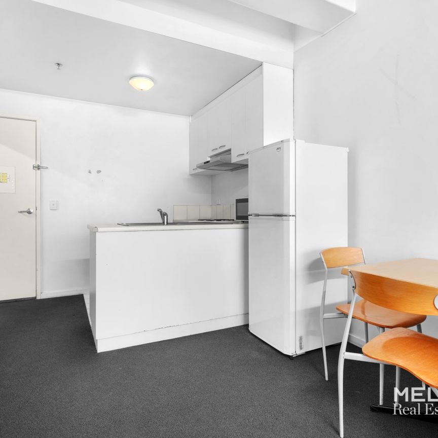 CENTRAL BLISSED ONE BEDROOM - FURNISHED - Photo 1