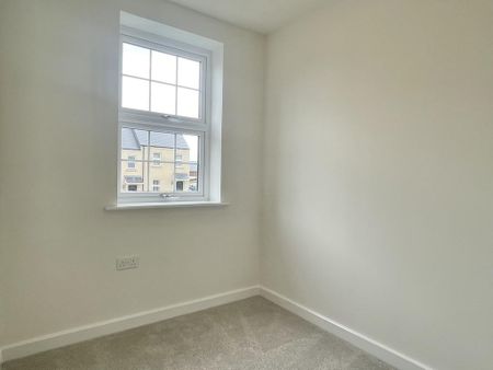 3 bedroom semi-detached house to rent - Photo 5