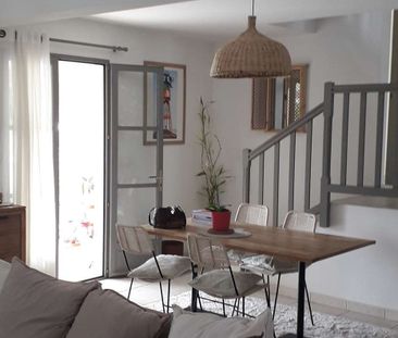 Location Maison 5 pièces 160m² ST GILLES LES HAUTS 97435 - Photo 4