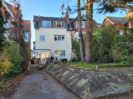 1 bed ground floor flat to rent in Christchurch Road, Bournemouth, BH1 - Photo 3