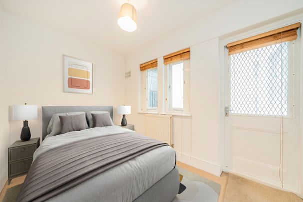 Gordon Place, Kensington, W8, London - Photo 1