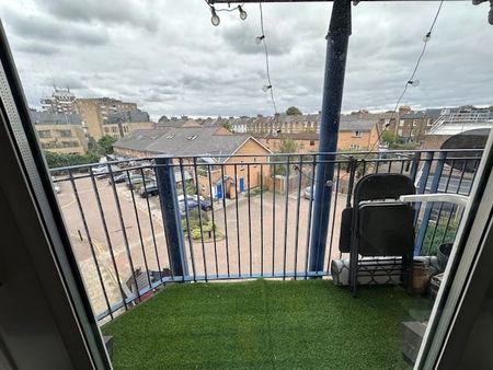 1 Bed Flat, Shepherds Bush, W12 - Photo 3