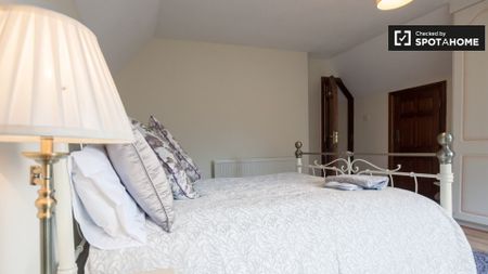 Room in shared 4-bed apt for rent in Rathmichael, Dublin - Photo 2