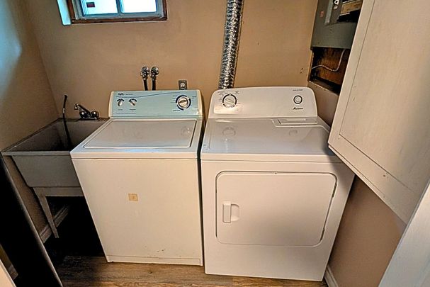 For Lease - 23 Watling Street, London East, Ontario - Photo 1