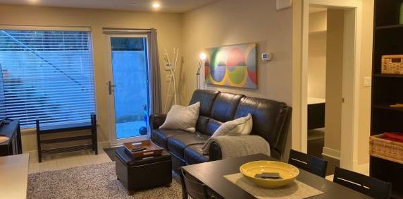 Vancouver (Cambie Village) furnished 2 bed, 2 bath garden suite - Photo 2