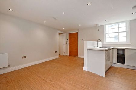 A brand new first floor one bedroom apartment in the heart of Windsor Town centre. - Photo 3