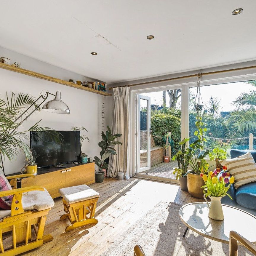 Haynes Lane, London, SE19 - Photo 1