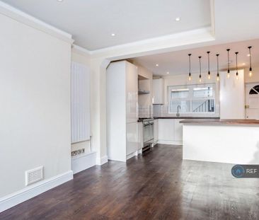 3 bedroom end of terrace house to rent - Photo 5