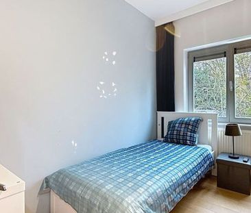Appartement te huur in Evere voor € 1.400 met 3 slaapkamers - Photo 3