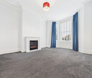 3 bedroom flat to rent - Photo 3