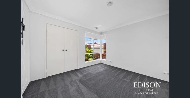 Beautifully Presented Unit in a Secure, Quiet Complex - Photo 1
