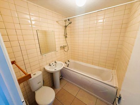 1 Bed Flat, Poplar Grove, N11 - Photo 5