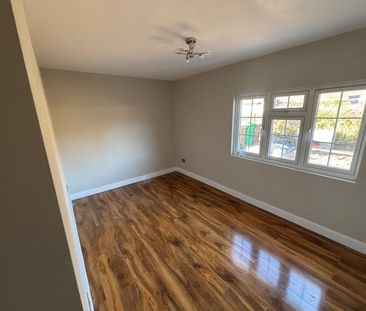 5 Bed Semi-Detached House, Harby Drive, NG8 - Photo 3