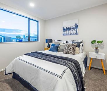 Stunning Single-Level Standalone Home! - Photo 4