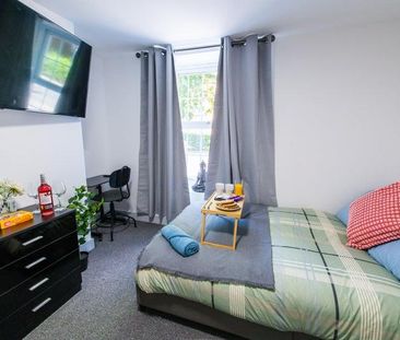 6 bedroom terraced house to rent - Photo 2