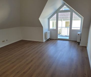 Gemütliche 3-Zi.-Whg. mit neuem Bad, neuem Laminatboden und Balkon ... - Photo 1