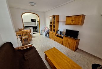 Ref.7505 2-Bedroom Apartment Just 300m from the Beach