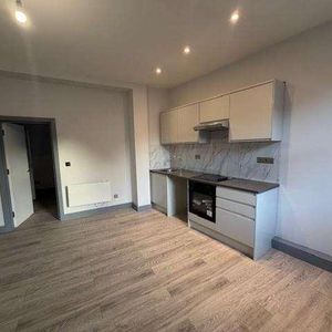 Crowborough Hill, Crowborough, TN6 - Photo 2