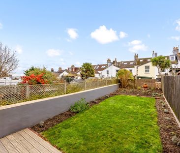 2 Bed Terraced House, Chester Terrace, BN1 - Photo 2