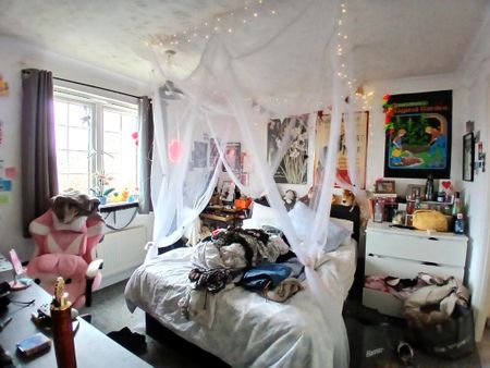 5 bedroom detached house to rent - Photo 3