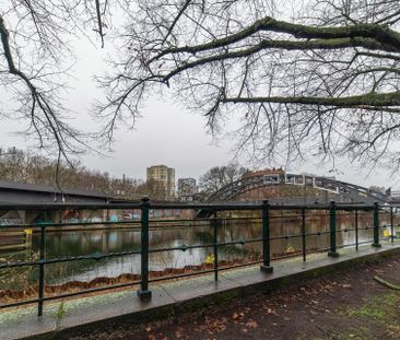 Top-Floor Studio with Balcony & River View - Photo 1
