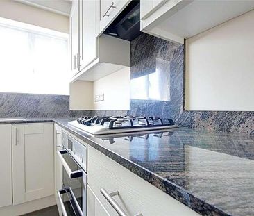Severn Drive, Enfield, EN1 - Photo 2