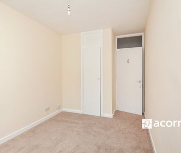 Flat to rent - Auckland Road, London, SE19 - Photo 2