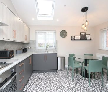 1 bedroom in a house share to rent - Photo 4