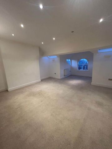 41 Park Crescent, Southport - Photo 2