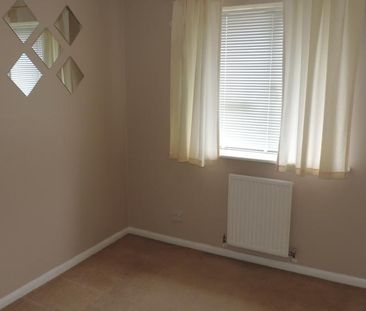 3 bedroom end of terrace house to rent - Photo 3