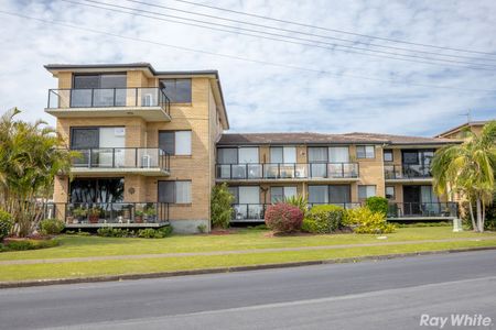 Home For Rent - Photo 3
