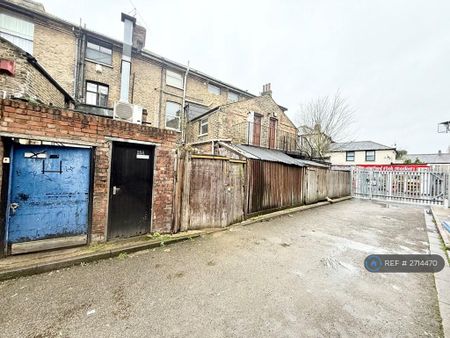 Studio to rent - Photo 5