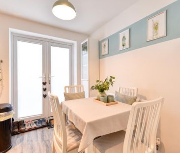 2 bedroom end of terrace house to rent - Photo 4