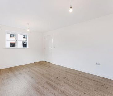 3 bedroom detached house to rent - Photo 3