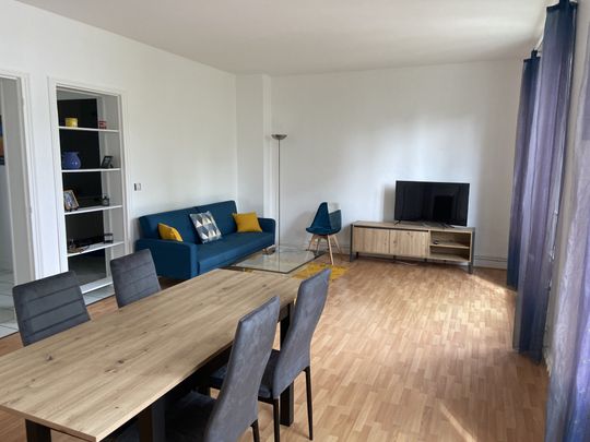 2/3 PIECES AVEC BUREAU MEUBLE - Photo 1