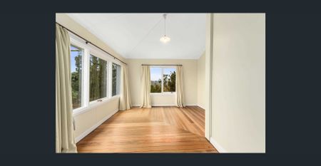 Charming Country Home - Photo 2