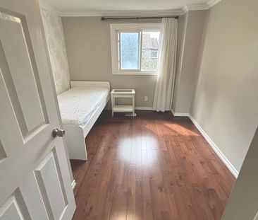 For Lease - 35 Moonlight Lane, Richmond Hill, Ontario - Photo 2