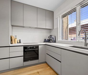 Light, Bright & Renovated - Photo 3