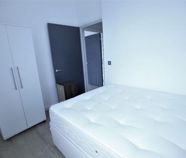 3 bedroom flat to rent - Photo 6