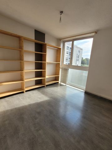 Location Appartement 4 pièces 70m² MAUBEUGE 59600 - Photo 3