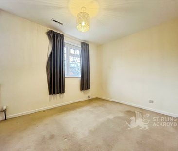 Larksfield, Englefield Green, Egham, Surrey, TW20 0RA - Photo 4