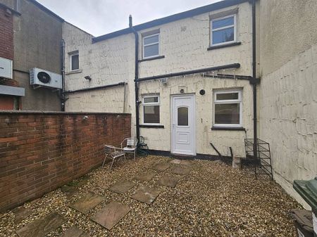 108 Bury Street, Heywood - Photo 4