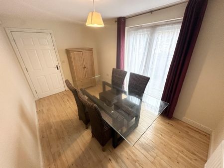 5 bedroom townhouse to rent - Photo 3