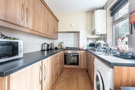 4 bedroom house to rent - Photo 2