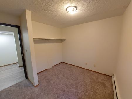 Large 3 Bedroom Apartment in Pines!! - Photo 5